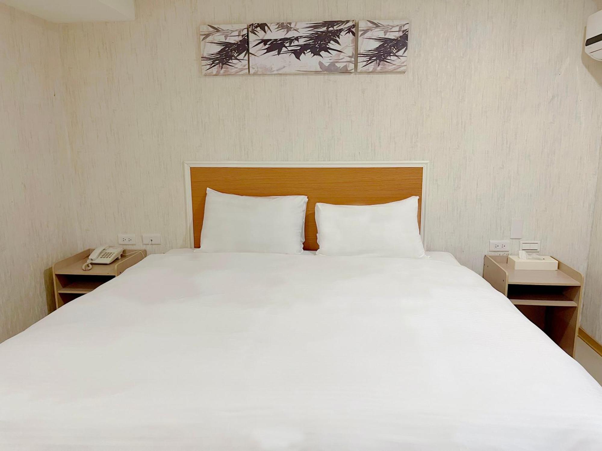 E Lim Hotel 中レキ市 部屋 写真