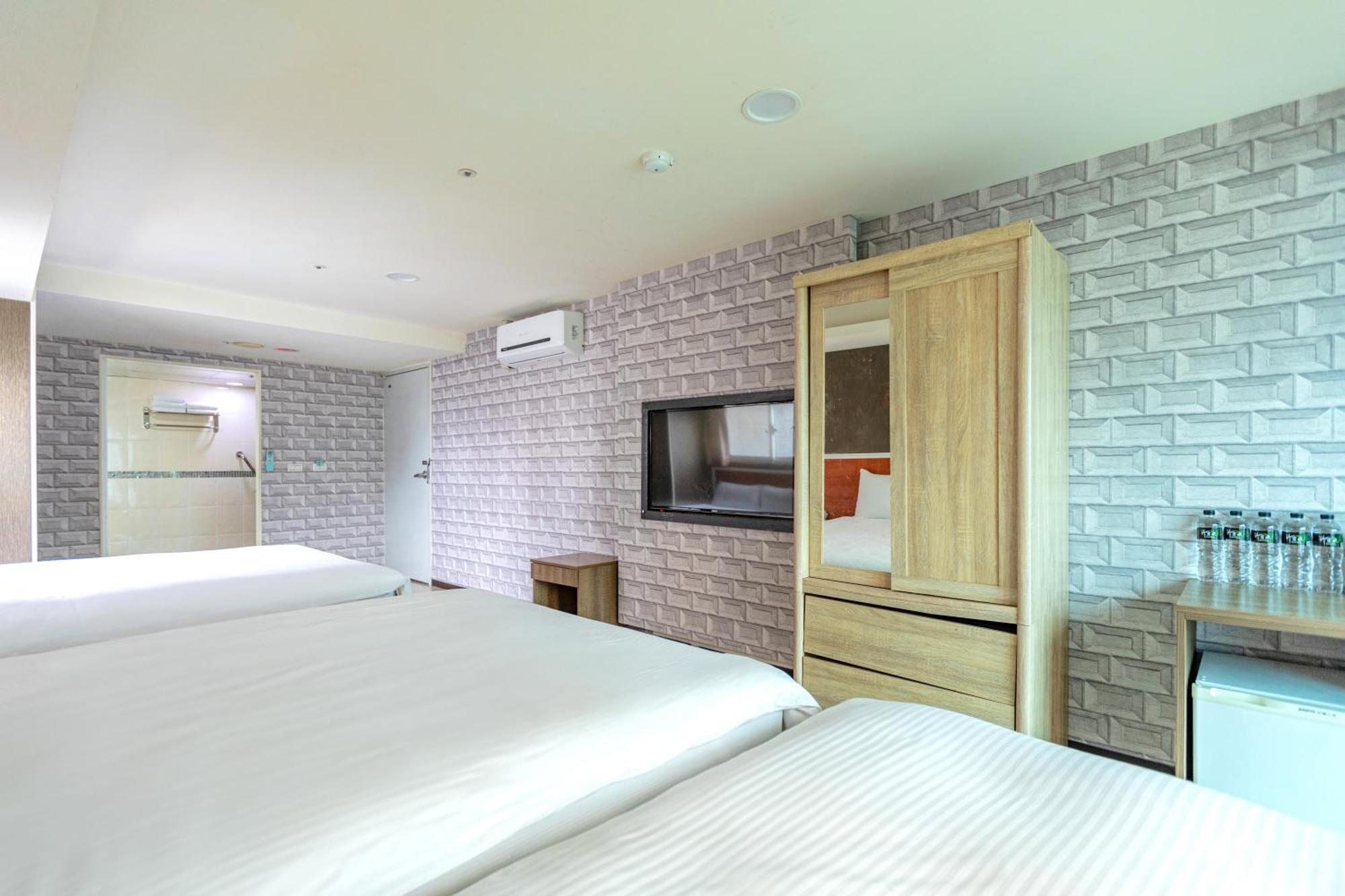 E Lim Hotel 中レキ市 部屋 写真