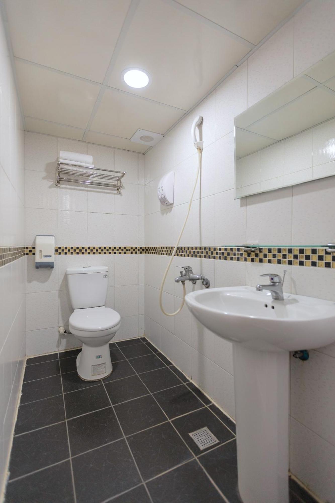 E Lim Hotel 中レキ市 部屋 写真