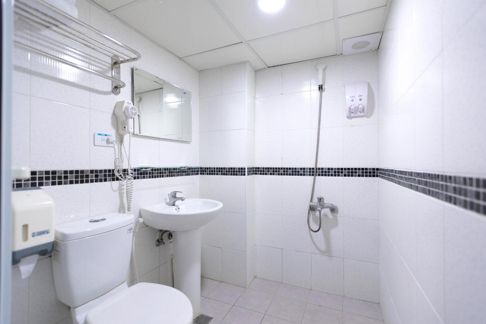 E Lim Hotel 中レキ市 部屋 写真