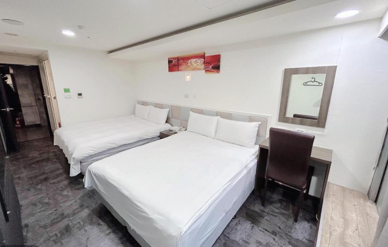 E Lim Hotel 中レキ市 部屋 写真